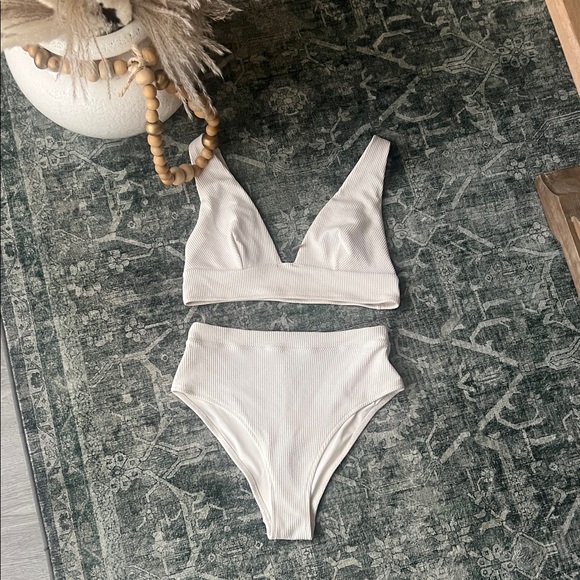 H&M Ribbed White Two-Piece Bikini Set - Picture 1 of 3